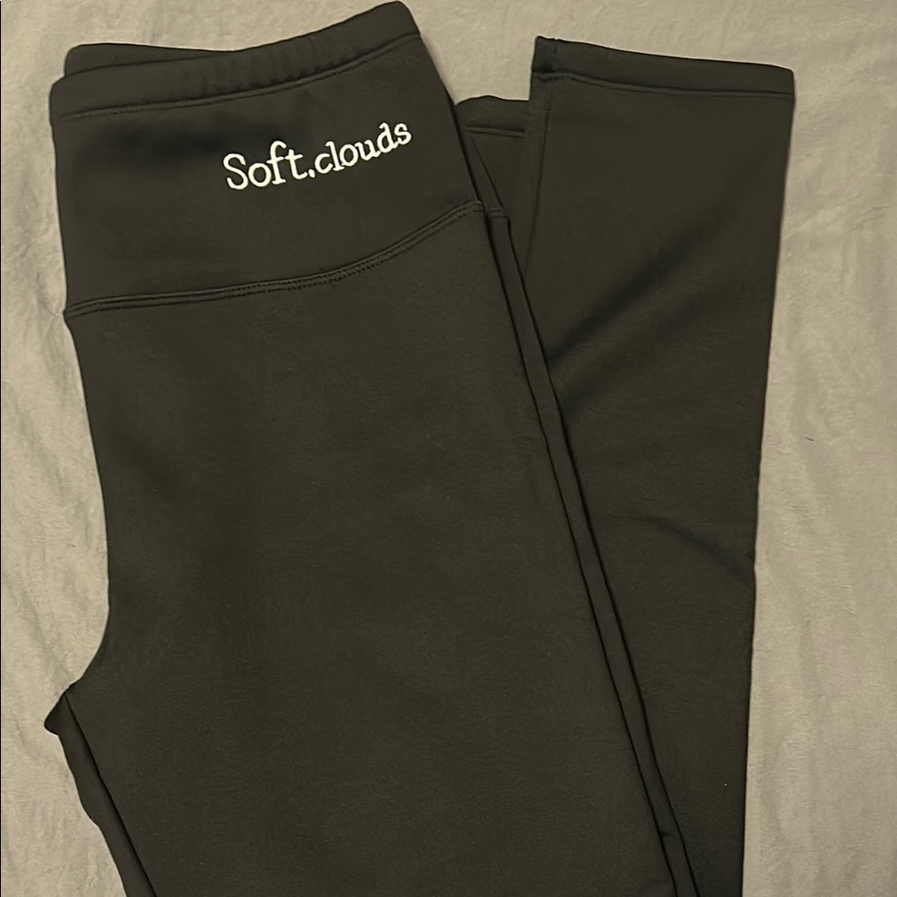 Women’s Black Leggings
Soft.Cloud
Fleece lined 
New without tags